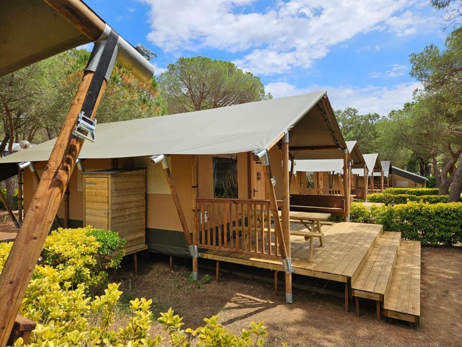 Camping & Bungalows Platja Brava Пальс Экстерьер фото